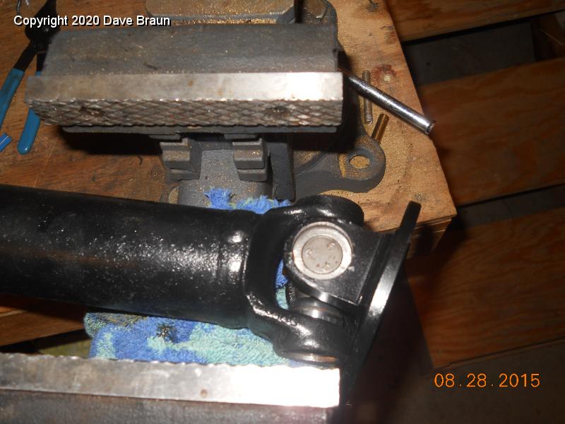 Spitfire1974/Restoration/Prop shaft/Install UJoint (2)